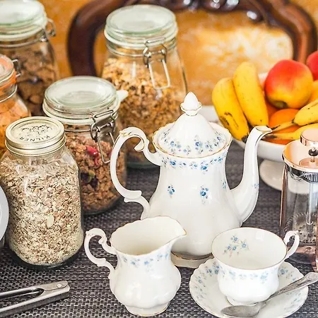 Guest house Tall Storeys Scarborough