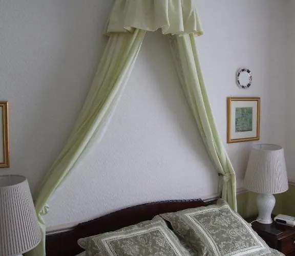 Tall Storeys Guest house 4*