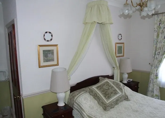 Tall Storeys Guest house 4*