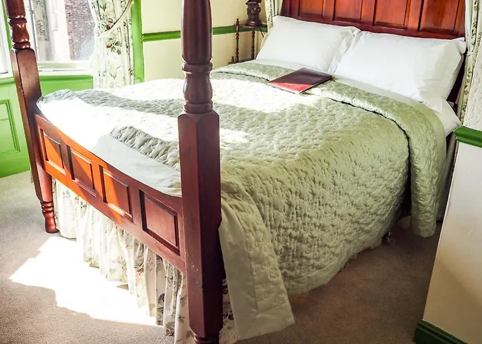 Guest house Tall Storeys Scarborough