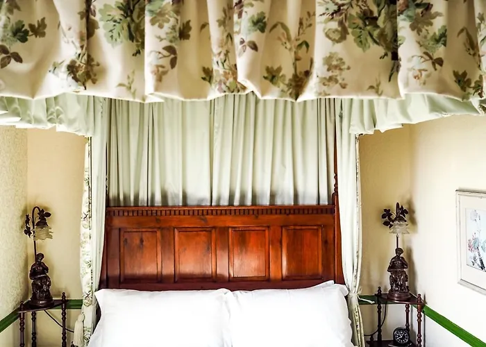 Tall Storeys Guest house 4*