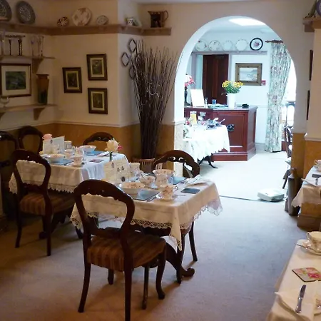 Pensjonat Tall Storeys 4*