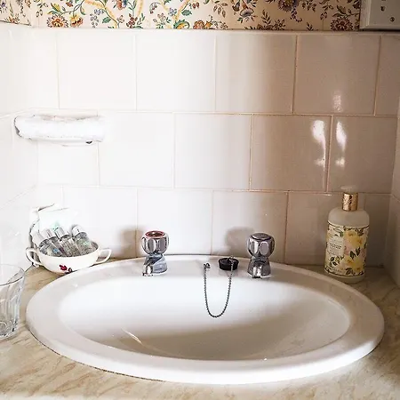 Pensjonat Tall Storeys 4*