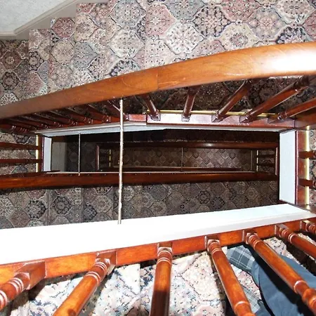 Pensjonat Tall Storeys 4*