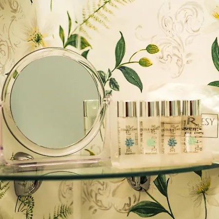 게스트하우스 Tall Storeys 4*